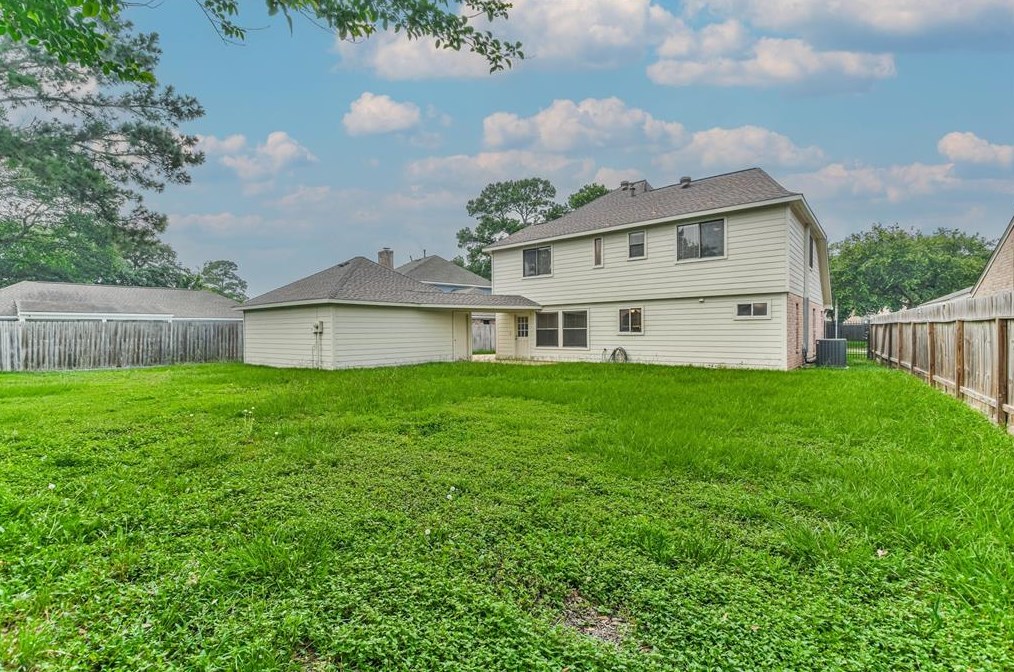 10711 Norchester Vlg Dr, Houston TX  77070-3919 exterior