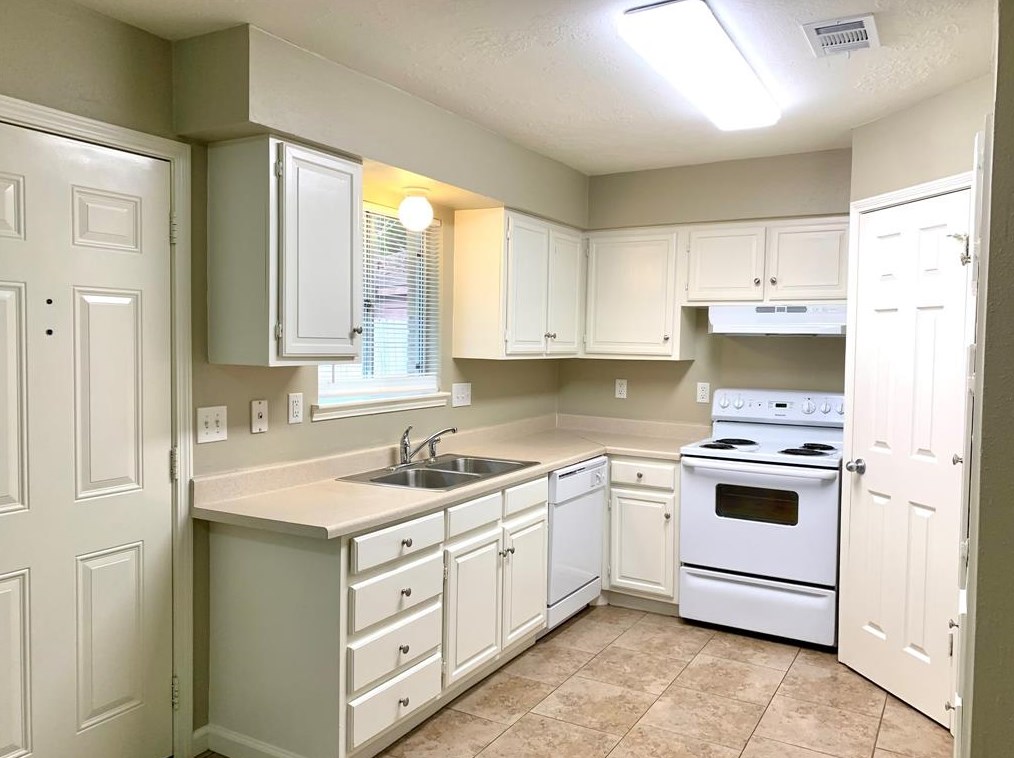 9722 Dalmally St, Spring TX  77379-3882 exterior