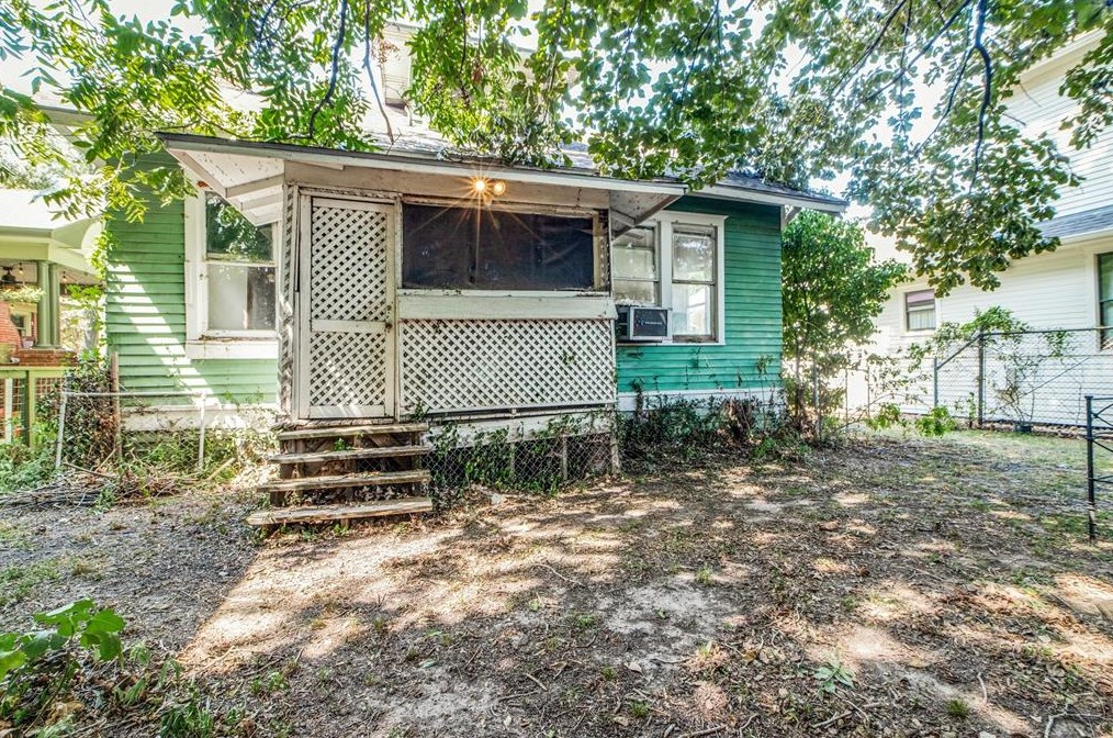 524 Euclid St, Houston TX  77009-7225 exterior