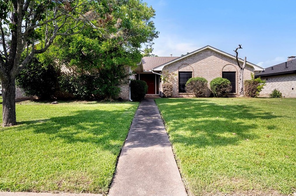 11415 Kirkmeadow Dr, Houston, TX 77089-2214