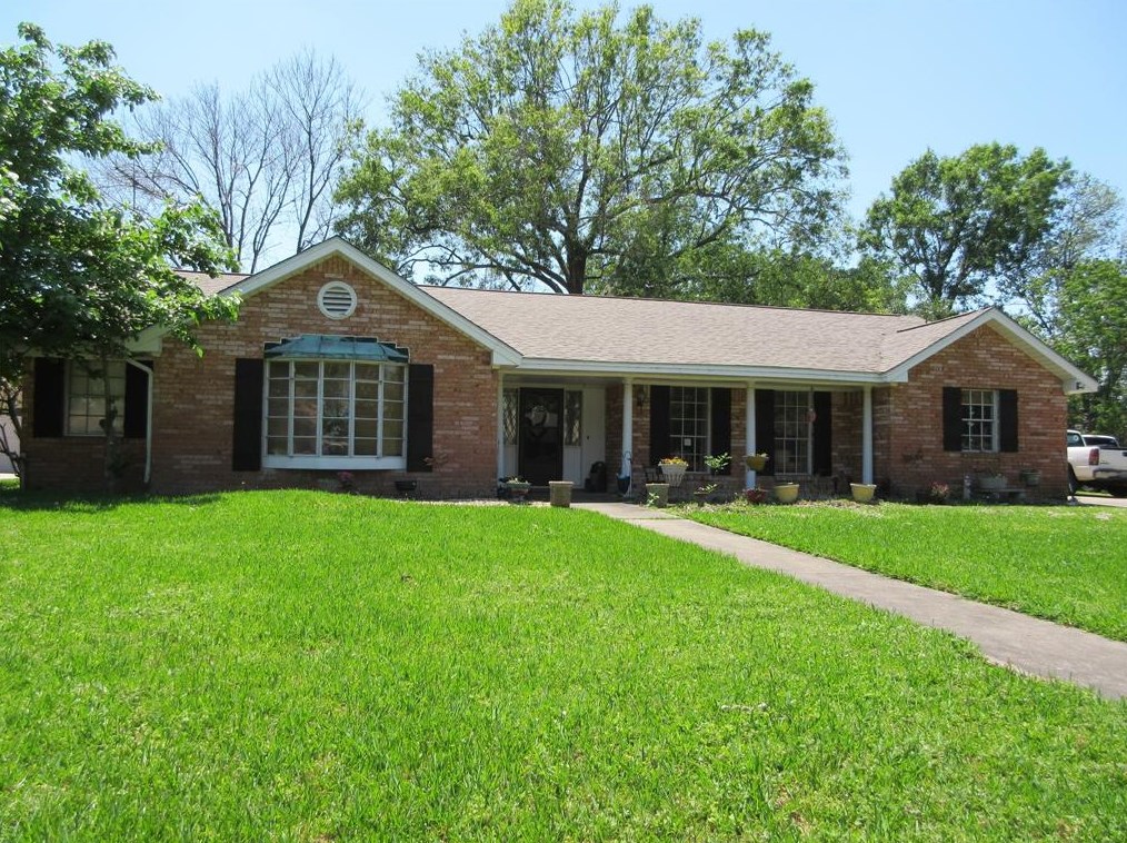 5005 Ashwood Dr, Baytown, TX 77521-2905