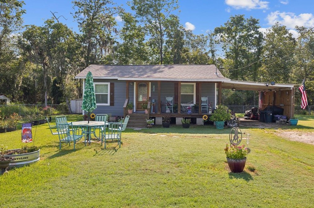 297 Armidillo Rd, Chita, TX 75862