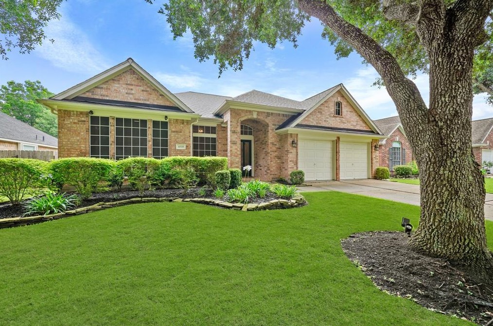 4618 Brazos Bend Dr, Missouri City, TX 77459-4057