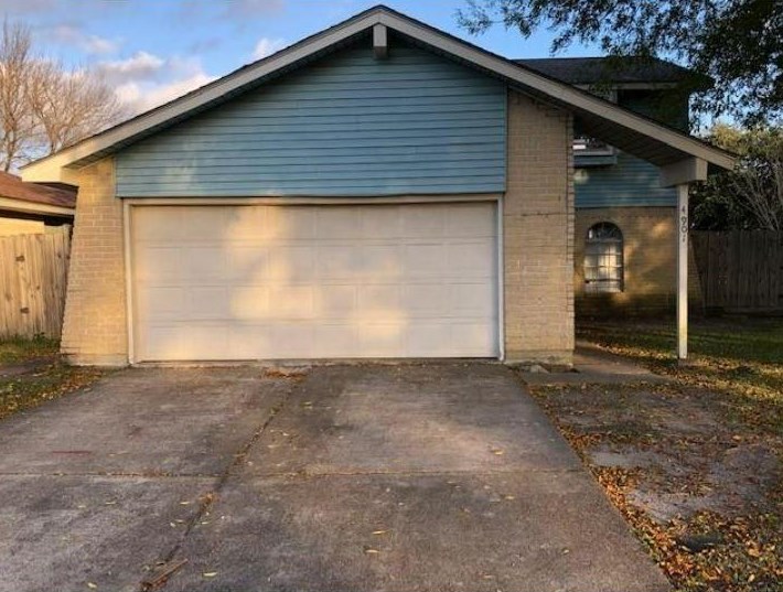 4901 Sandalwood Cir, Baytown, TX 77521