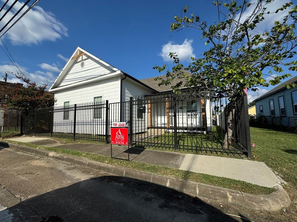 2012 Hardy St, Houston, TX 77026