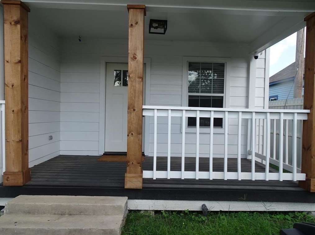 2012 Hardy St, Houston TX  77026-6714 exterior