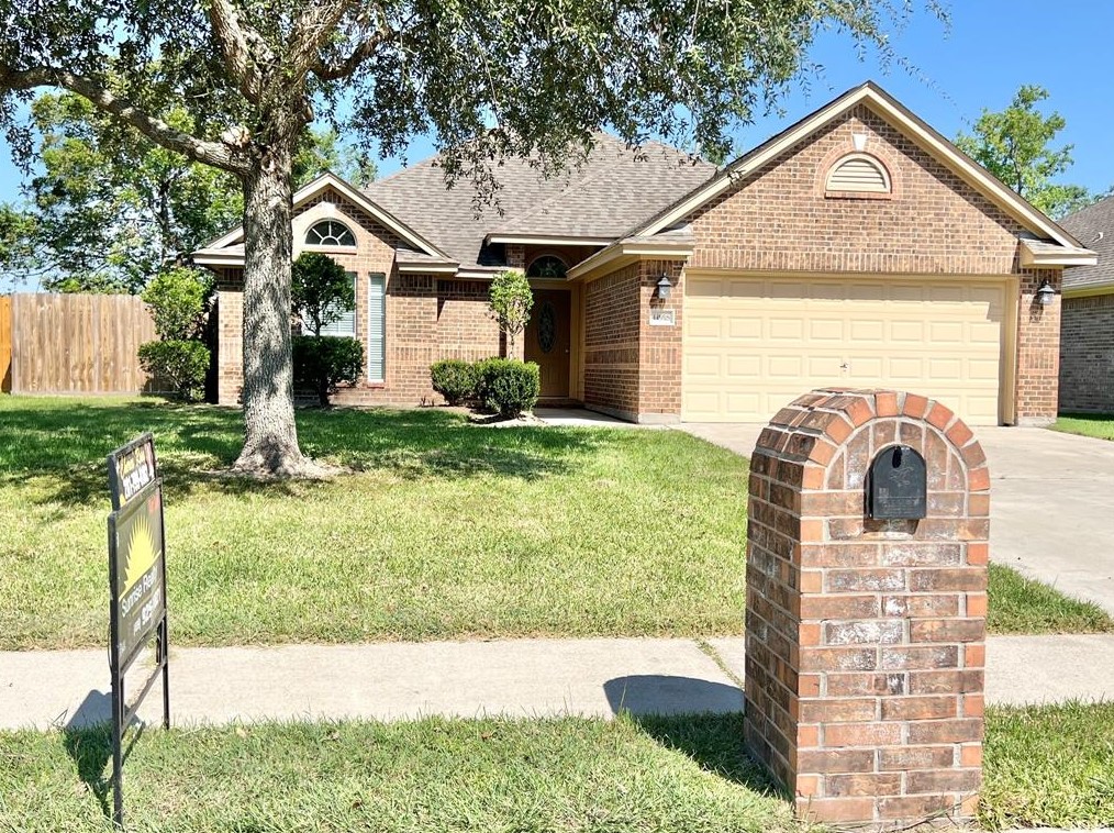 11918 Oregon Tr, Santa Fe, TX 77510