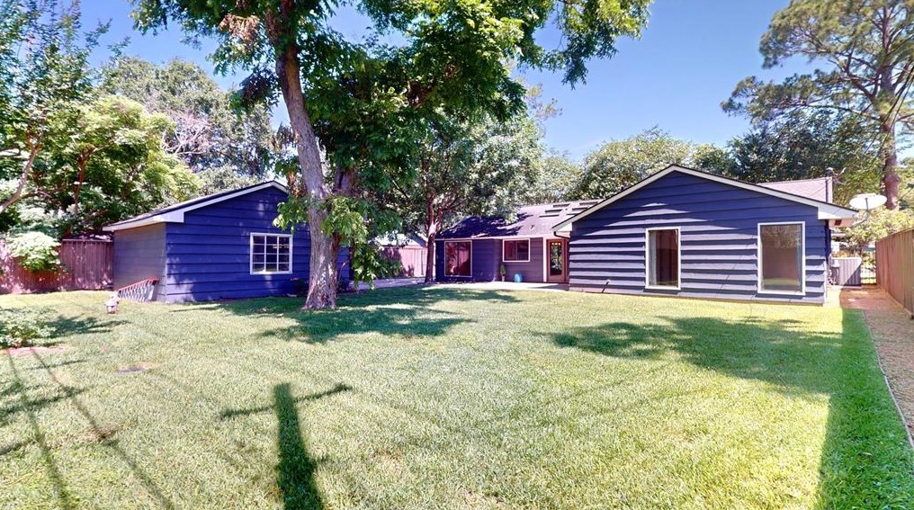 5621 Flack Dr, Houston, TX 77081-7405