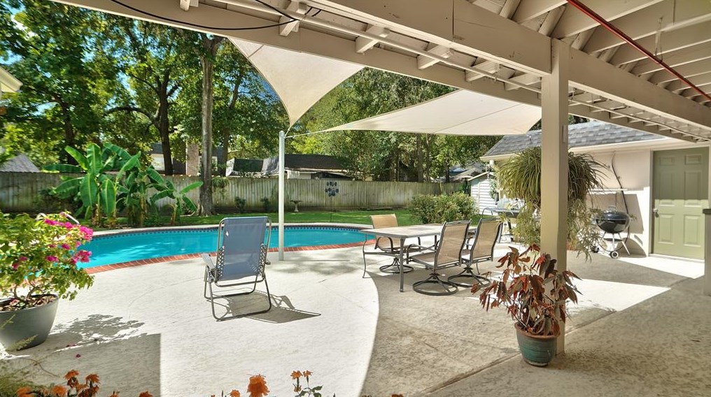 10523 Fawnview Dr, Houston TX  77070-3306 exterior