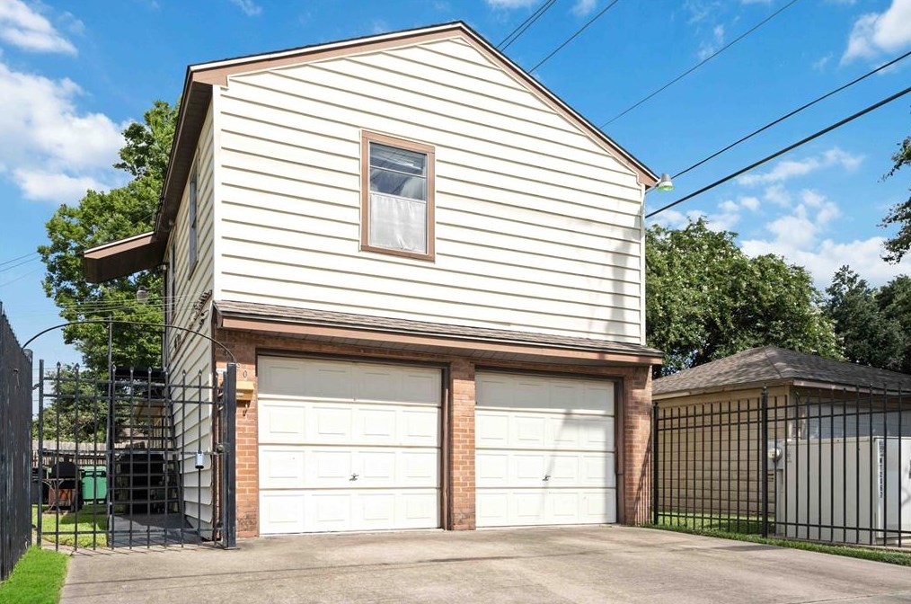 4990 Tierwester St, Houston, TX 77004