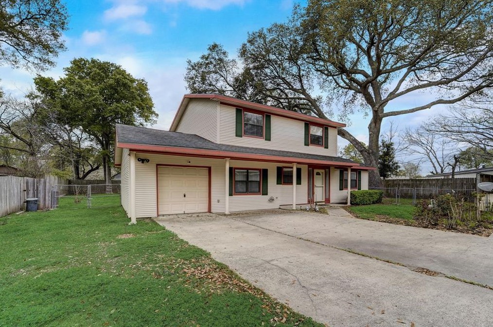 200 Steddum Dr, League City, TX 77573-4038