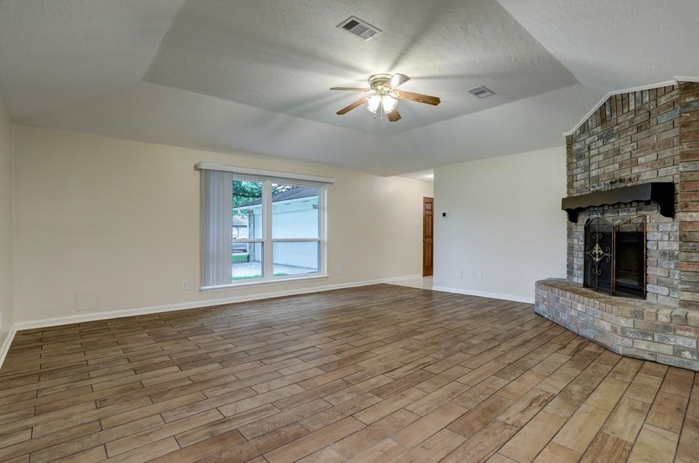 2821 Woodhall Ct, League City, TX 77573-5723