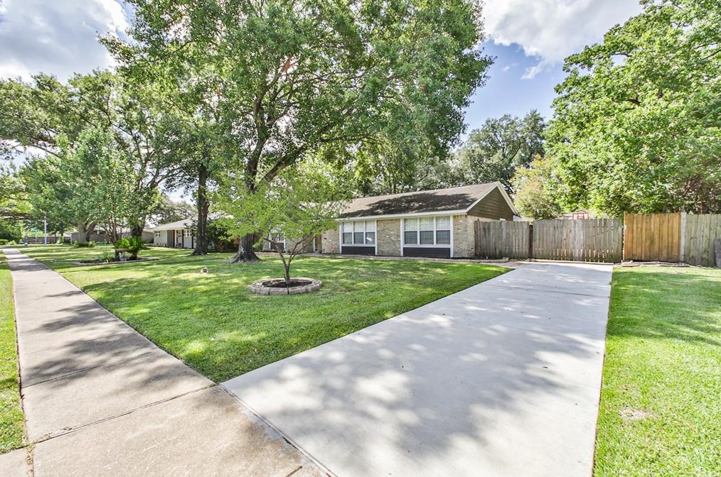 5507 Bellfort St, Houston, TX 77033-0030