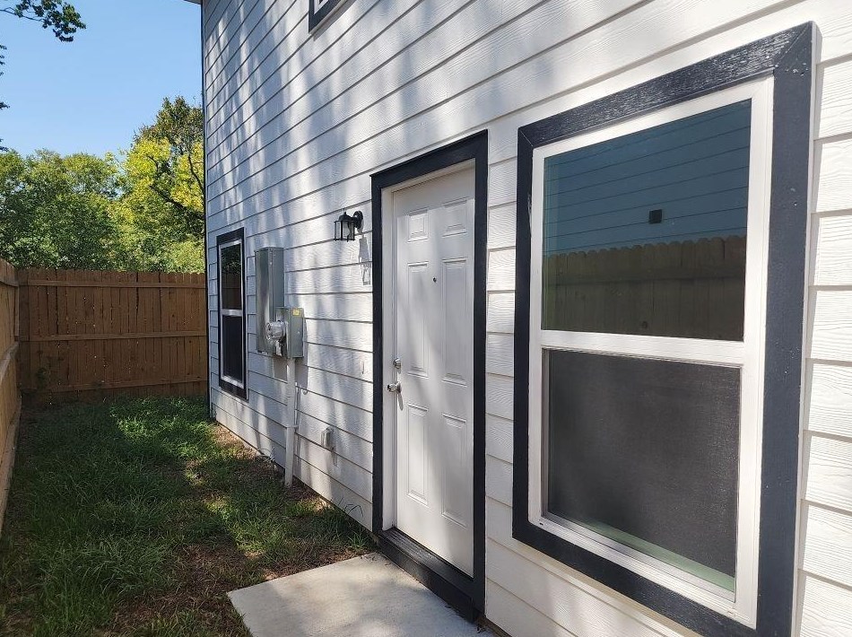 6611 Bacher St, Houston, TX 77028-4007