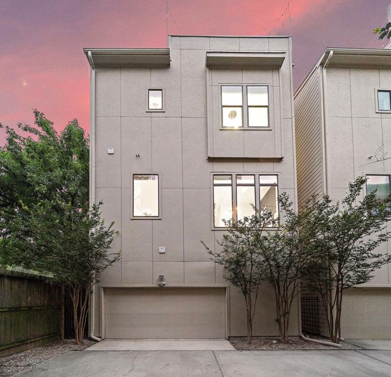 2107 Mason, Houston TX  77006-3137 exterior