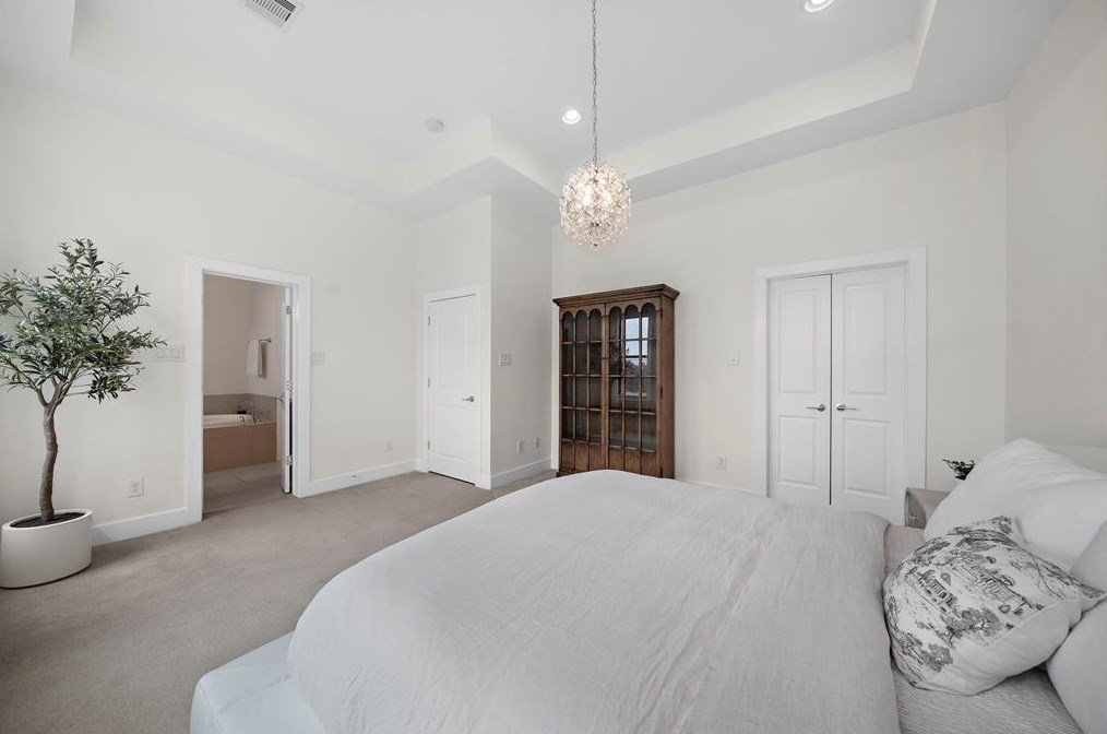 2107 Mason, Houston TX  77006-3137 exterior