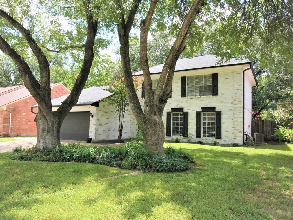 9611 Poynes Dr, Houston, TX 77065
