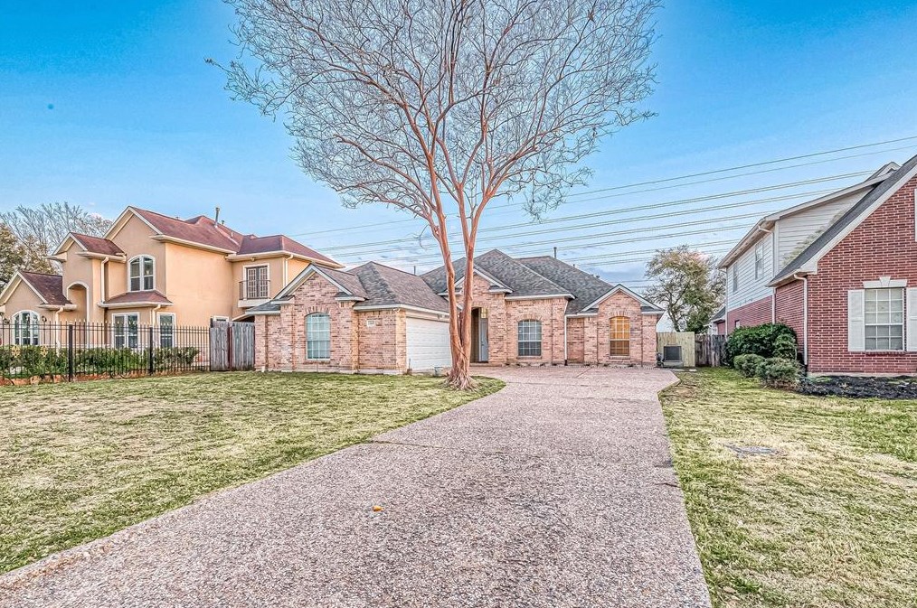 13507 Oak Bend Forest Dr, Houston, TX 77083