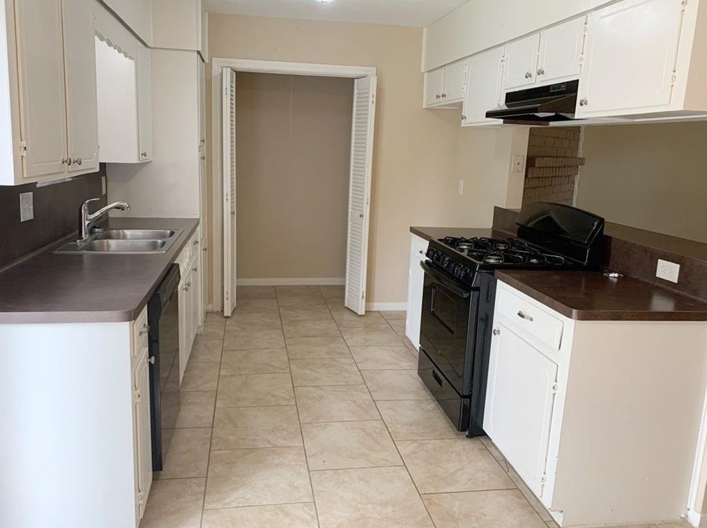 2334 Marble Falls Dr, Spring TX  77373-6243 exterior