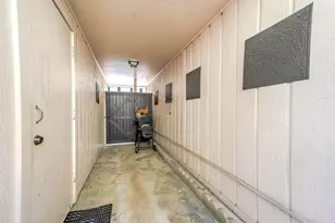 2011 Winrock Blvd, Houston, TX 77057 - Photo 24