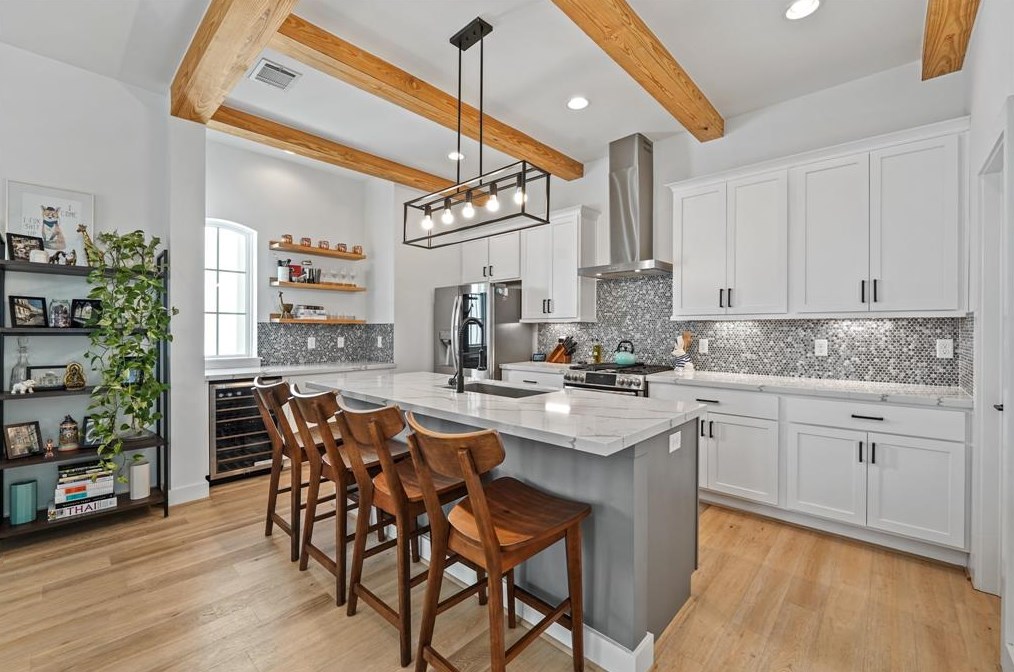 1037 24th St, Houston, TX 77008-0017
