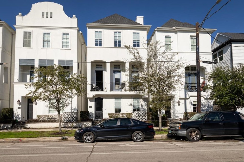 2320 Hutchins St, Houston, TX 77004
