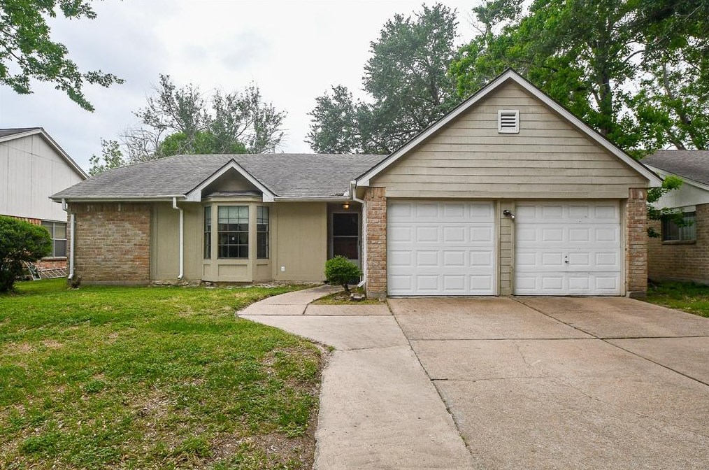 13411 Somersworth Dr, Houston, TX 77041-5835