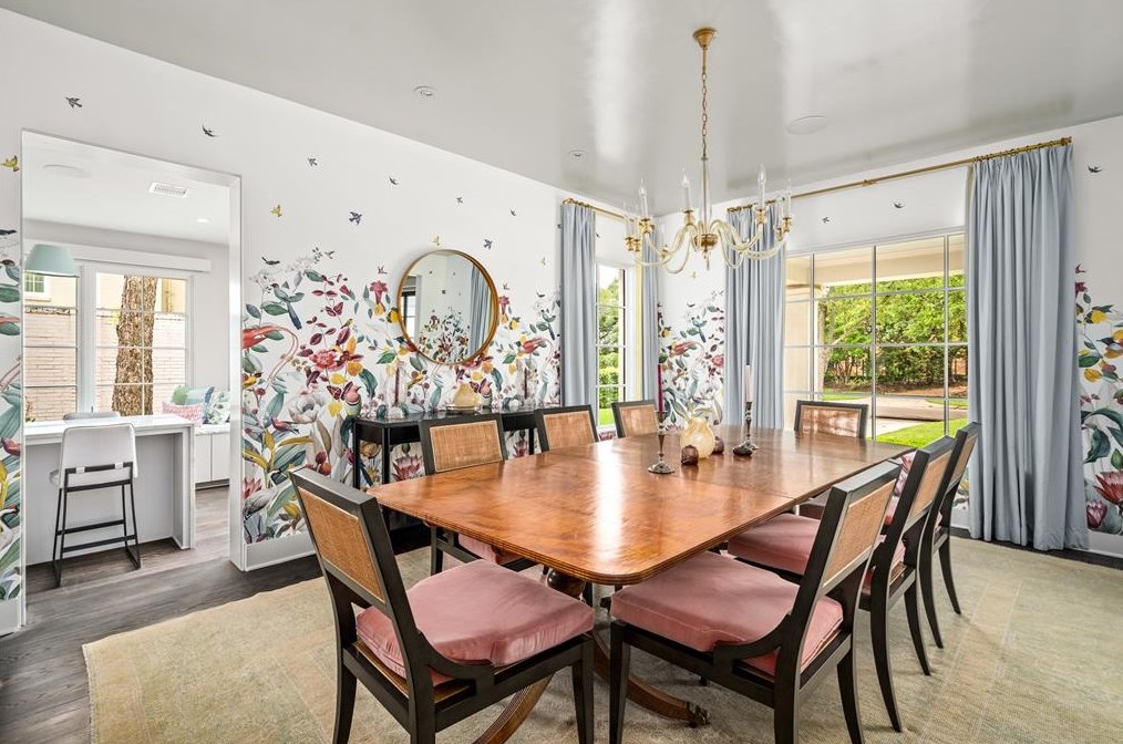 2209 Pine Valley Dr, Houston TX  77019-3510 exterior