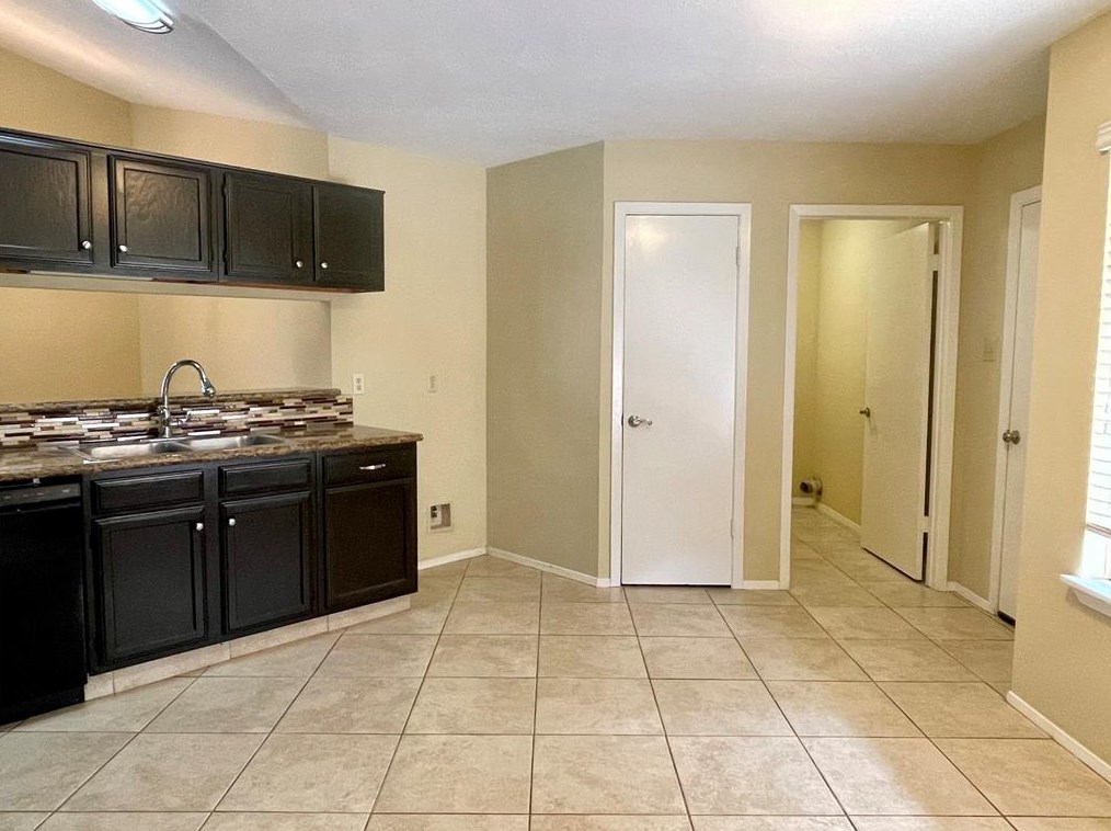 3809 Teakwood Dr, Morgans Point TX  77571-4323 exterior
