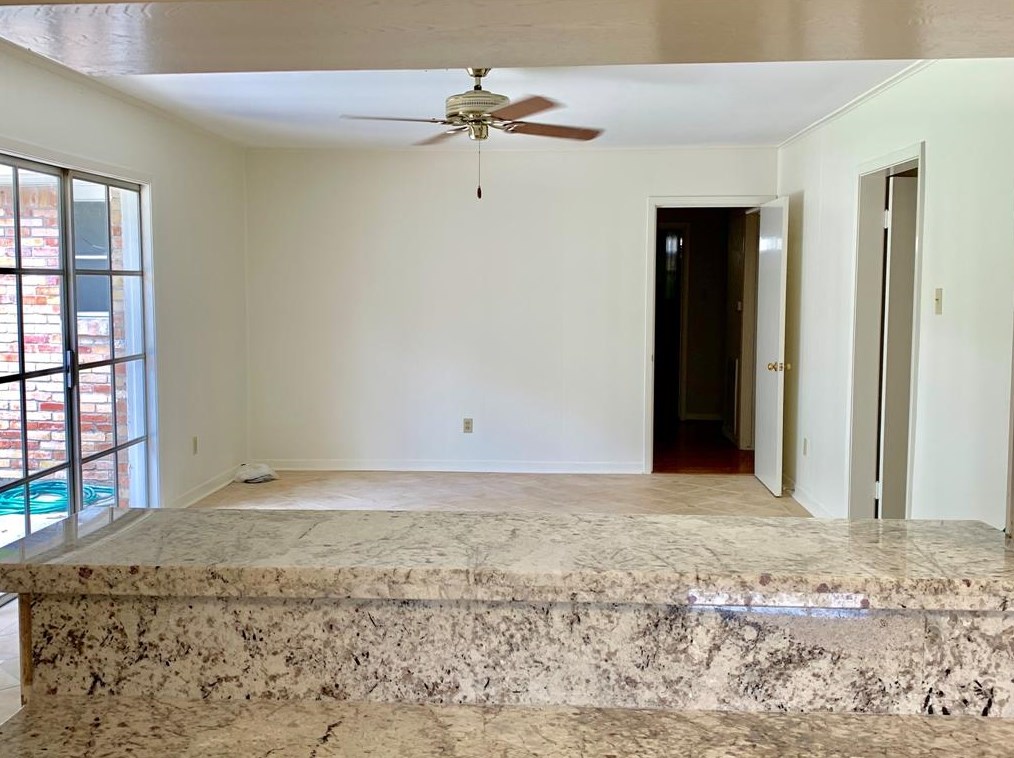 8218 Edgemoor Dr, Houston TX  77036-5608 exterior