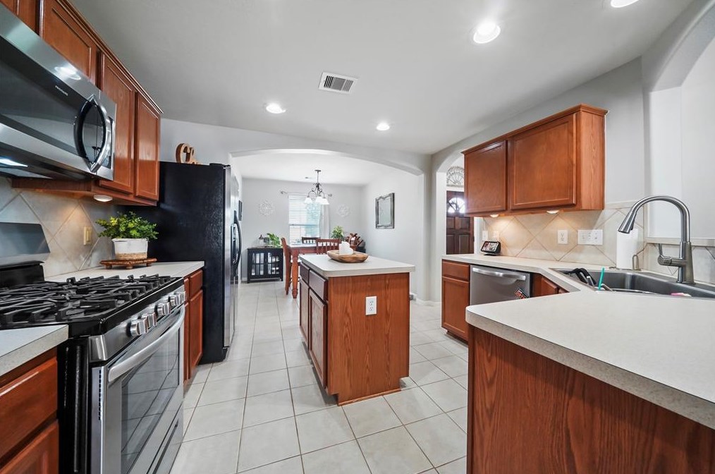 22211 Willow Creek Bridge Ln, Tomball, TX 77375-2221