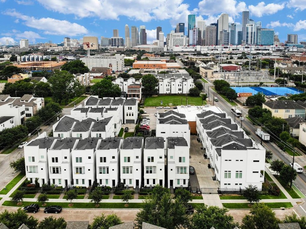 1312 Delano, Houston TX  77004-1646 exterior