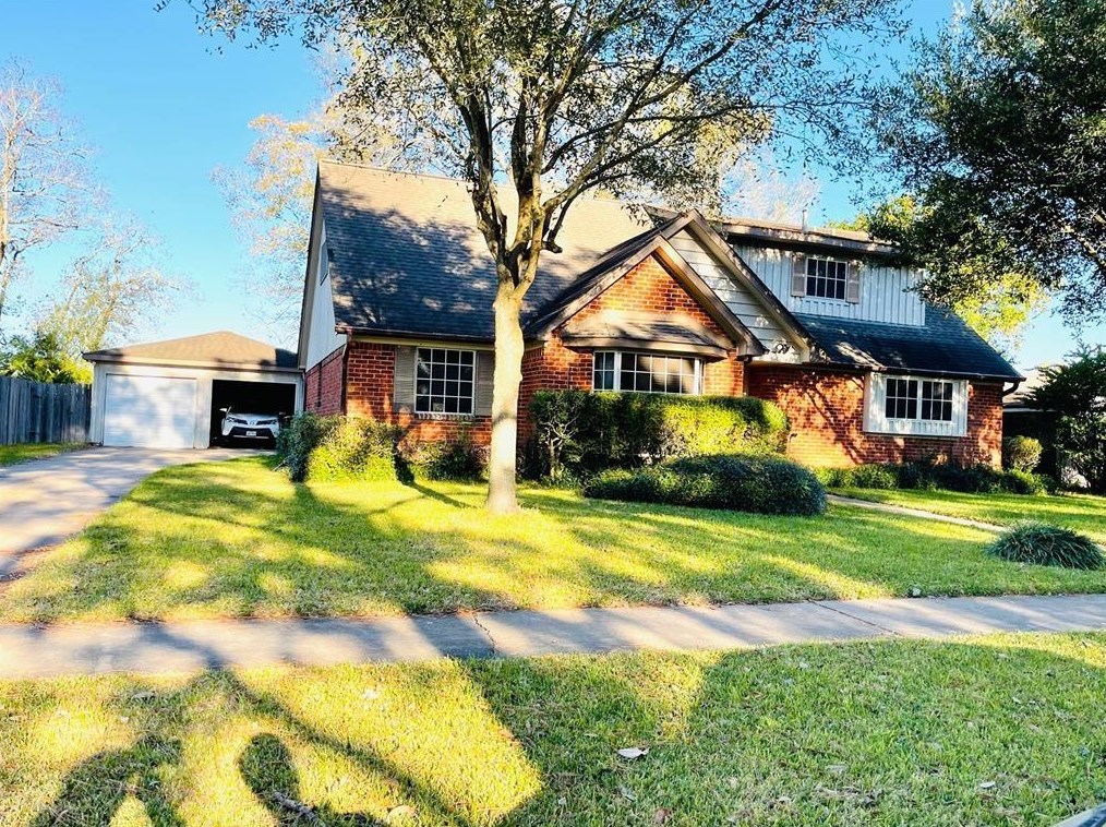 15519 Diana Ln, Houston, TX 77062