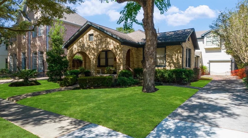 2624 Centenary St, Houston, TX 77005-3938