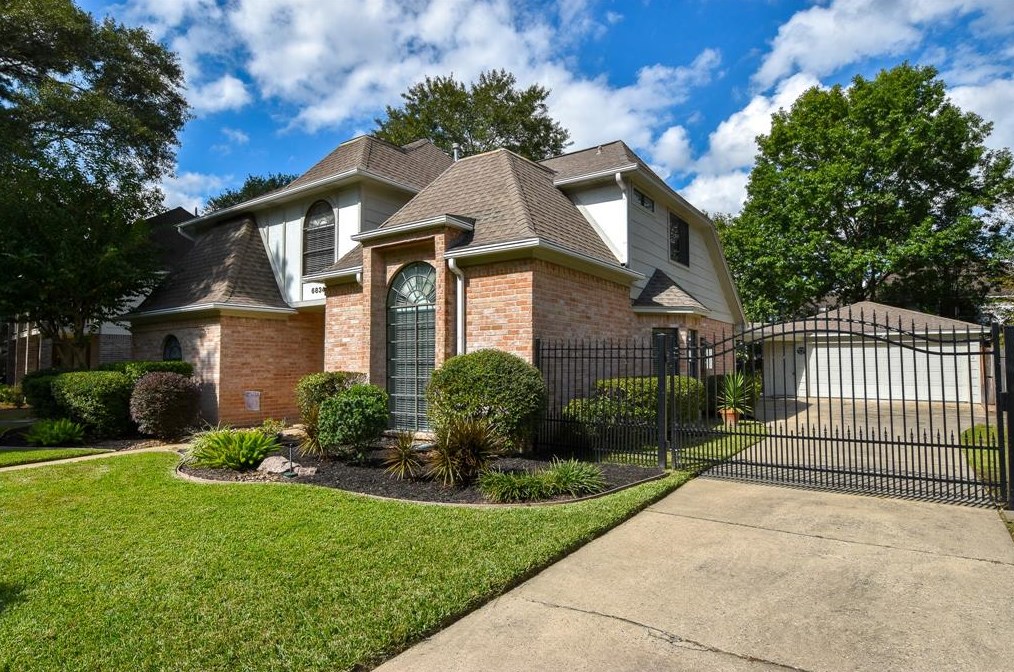 6834 Napier Ln, Houston, TX 77069