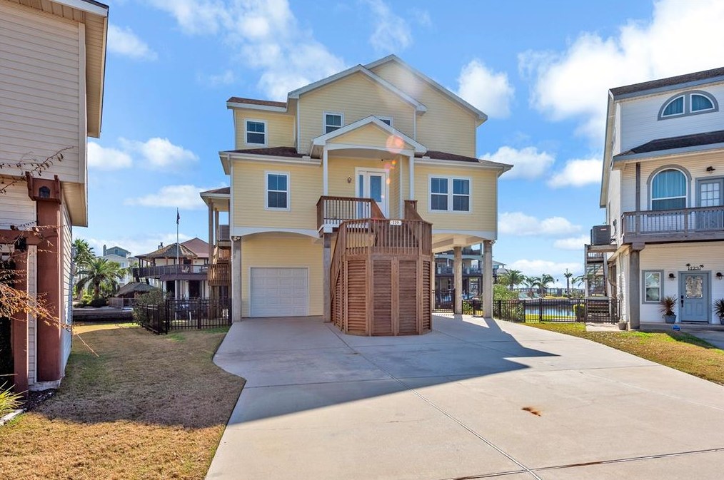 119 Bamaku Bend, Galveston, TX 77554