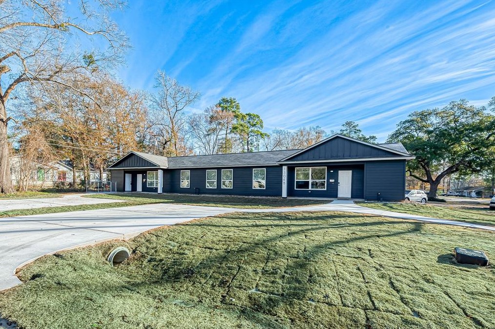1304 Holder St #a, Conroe, TX 77301