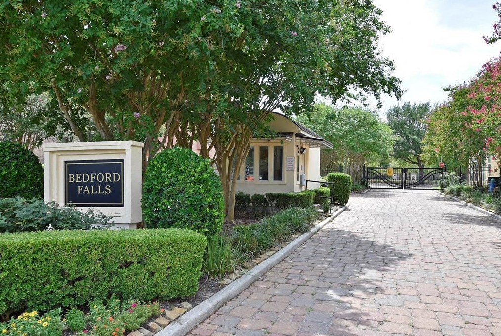 2621 Cheshire Oaks Dr, Houston, TX 77054-6005