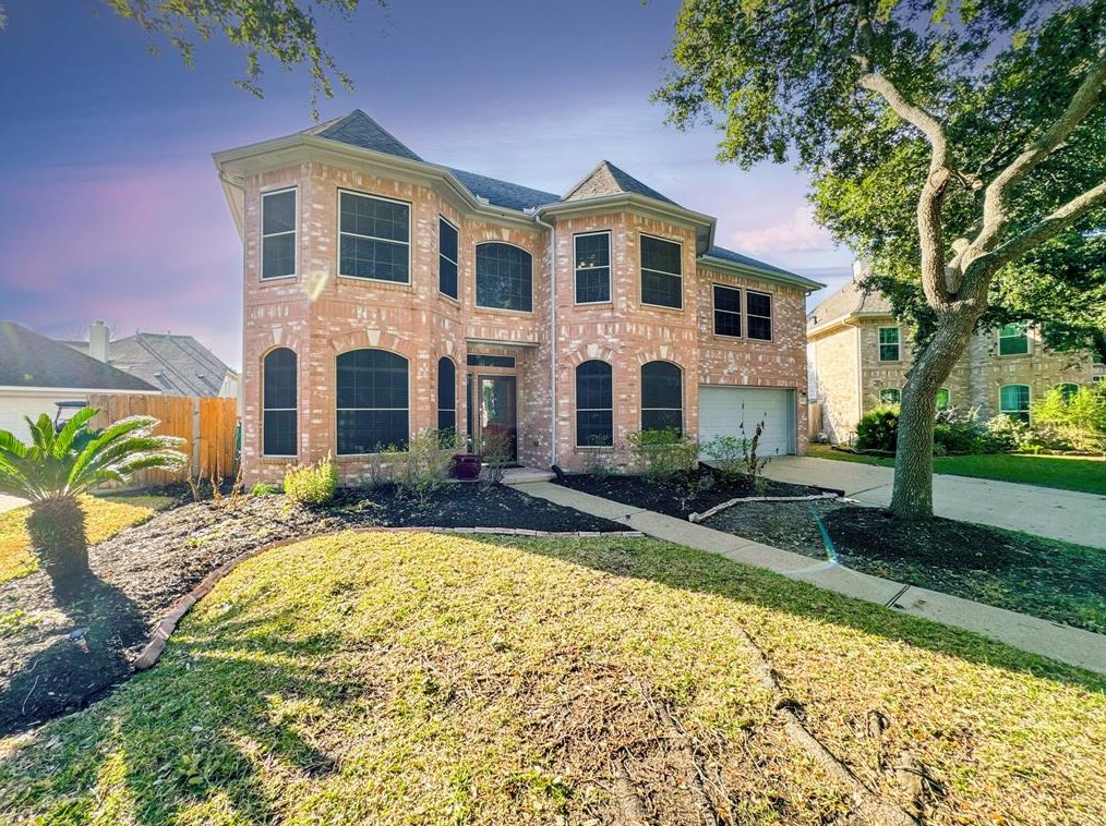 2529 La Rochelle Ct, Taylor Lake Village, TX 77586-8304