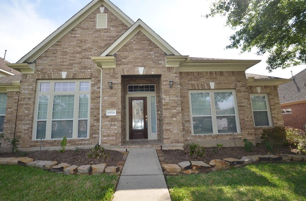 19518 Creek Bend Dr, Spring TX  77388-3097 exterior
