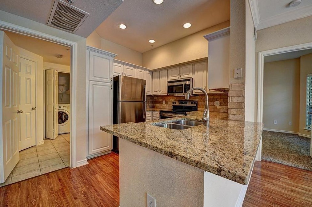 1919 Post Oak Park Dr #5301, Houston, TX 77027
