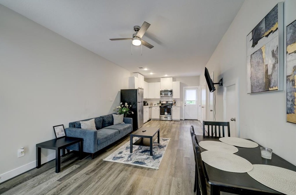 5329 Higgins St #a, Houston, TX 77033