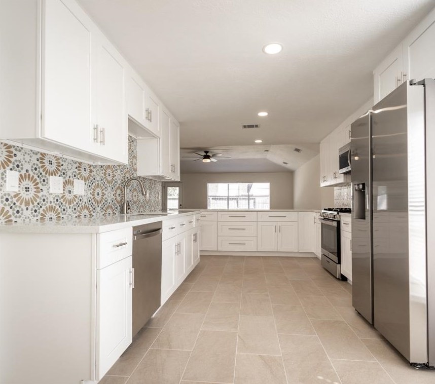16399 Larkfield Dr, Houston, TX 77059-5412