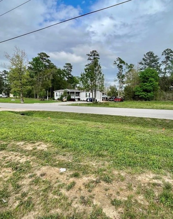 5918 Waukegan Rd, Conroe TX  77306-5870 exterior