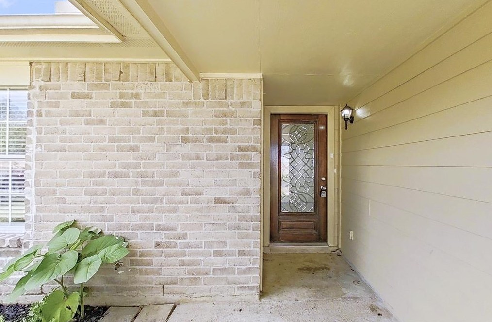5303 Parkridge Dr, Houston, TX 77053-5212