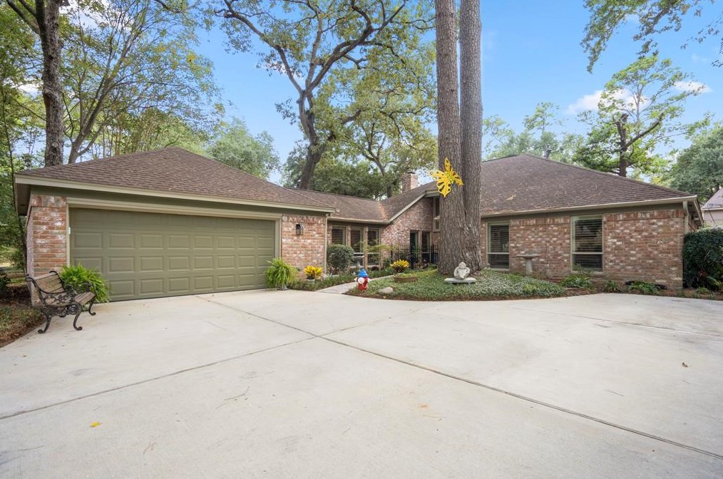 15207 Carols Way Dr, Houston, TX 77070-1112