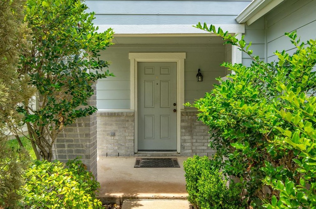 7715 Cypress Edge Dr, Cypress, TX 77433
