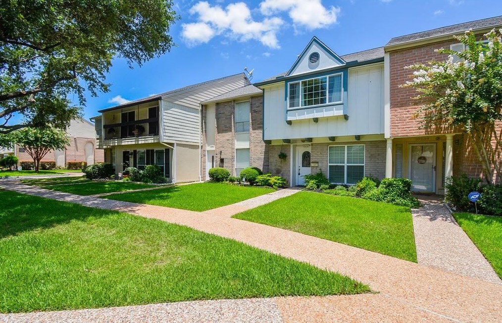 10241 Longmont Dr #34/9, Houston, TX 77042