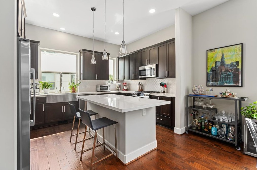 719 Schwartz St, Houston, TX 77020-5957