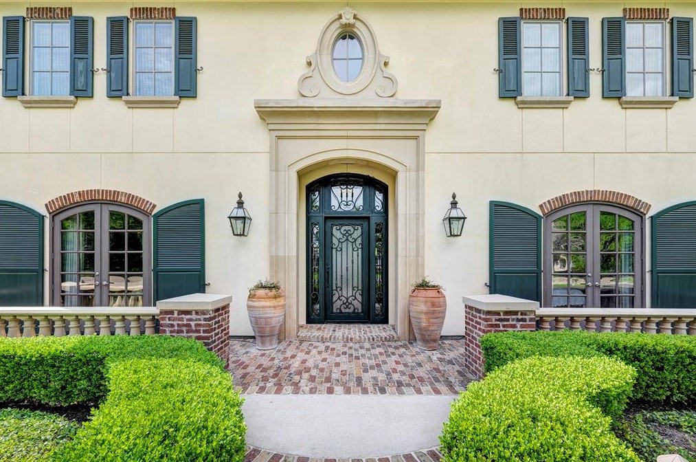6 Raydon Ln, Houston, TX 77024-5007